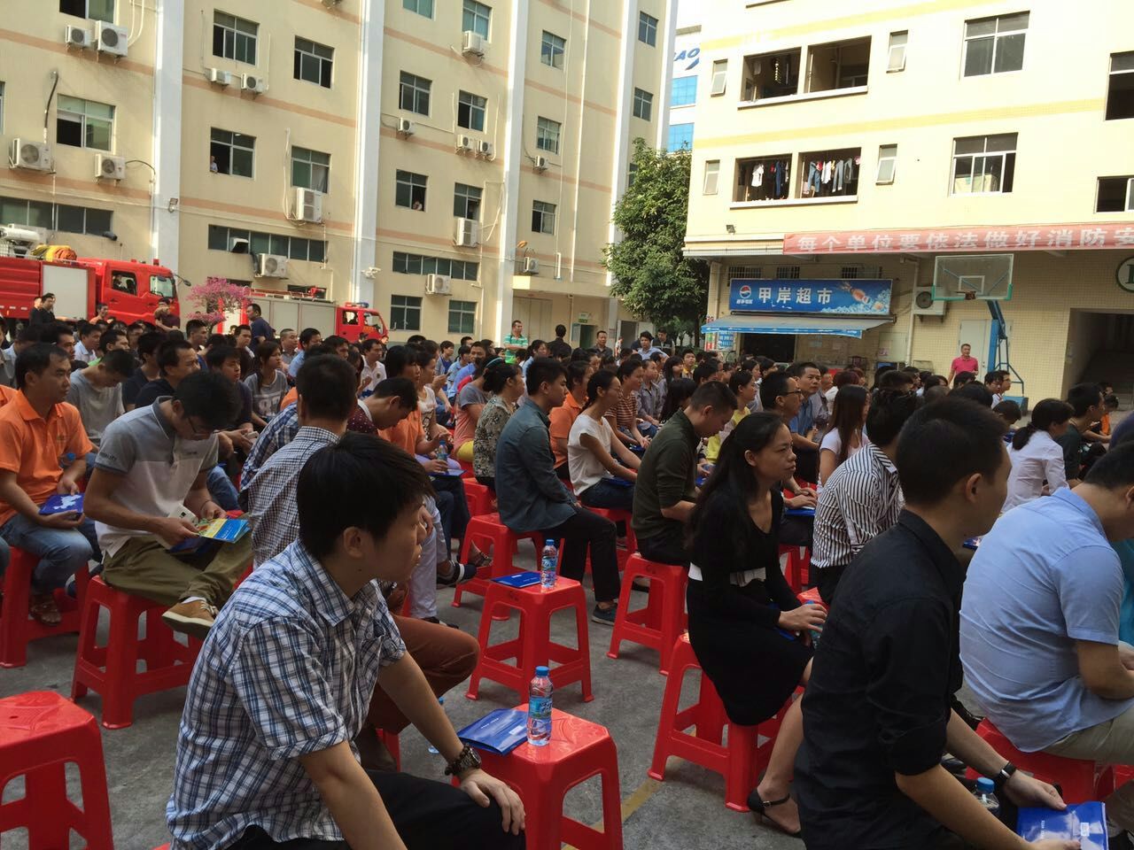 甲岸科技園組織消防演習，提高企業(yè)安全生產意識